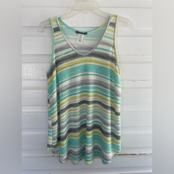 Gyft Tops - Gyft Lightweight Soft Mint Green Gray Sweater Tank Top V-Neck Size M